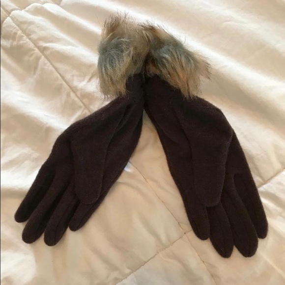 Gloves - Picture 2 of 3